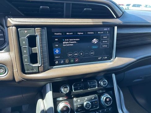 Used 2021 GMC Yukon Denali w/ Denali Premium Package AWD/4WD image 8