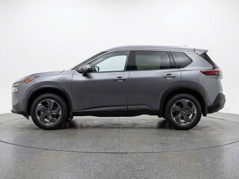 Used 2025 Nissan Rogue SV FWD image 3