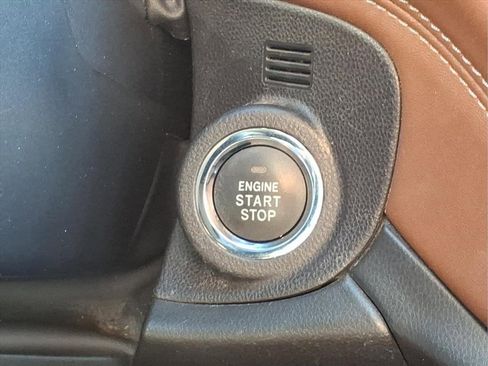 Used 2020 Subaru Outback Touring w/ Popular Package #2 image 11