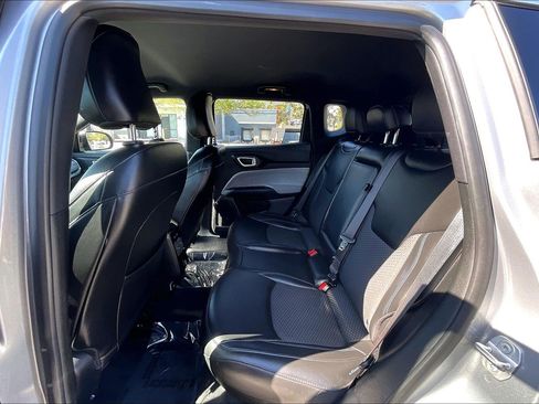 Used 2023 Jeep Compass Latitude AWD/4WD image 20