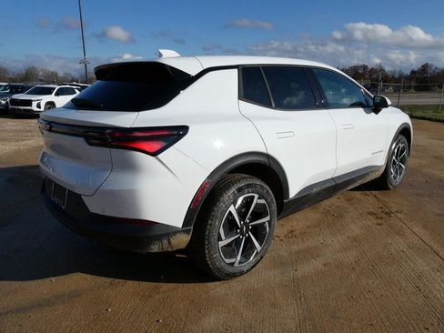 New 2026 Chevrolet Equinox EV LT image 5