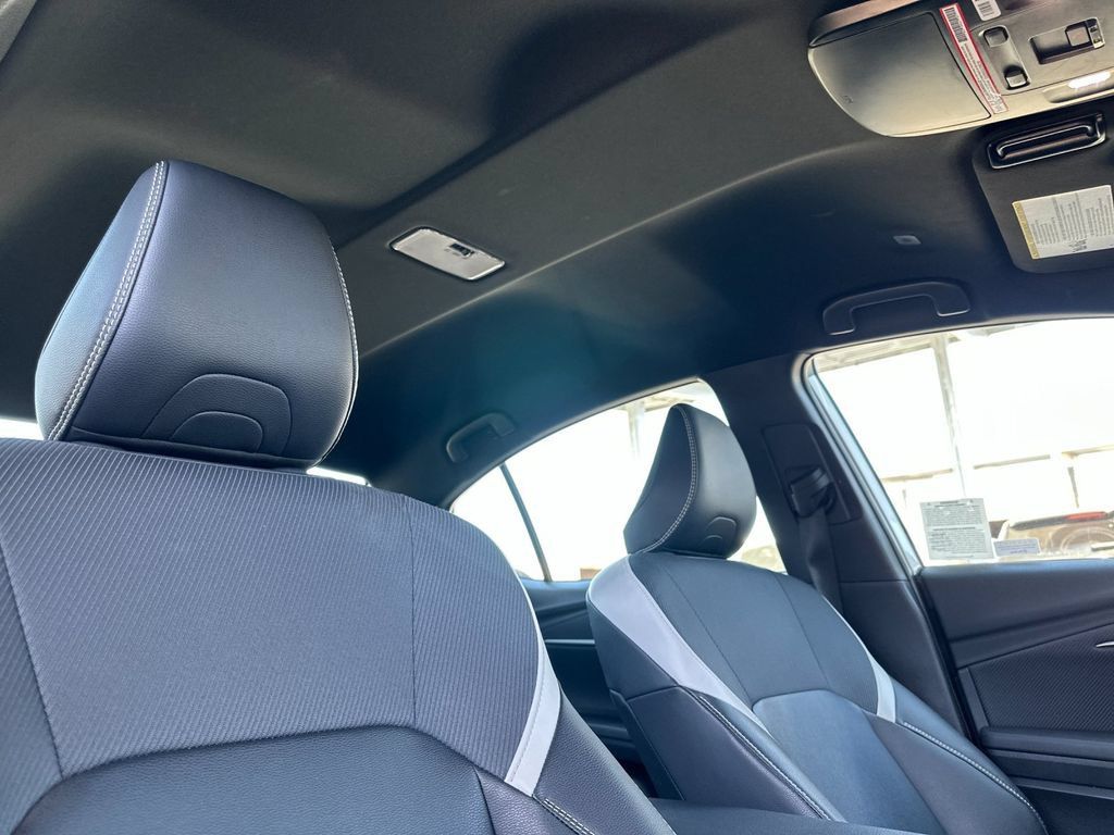 Used 2025 Toyota Camry SE FWD image 15