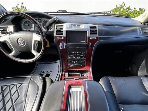 Used 2013 Cadillac Escalade EXT Premium image 14
