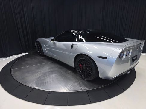 Used 2009 Chevrolet Corvette Coupe w/ Preferred Equipment Group RWD image 12
