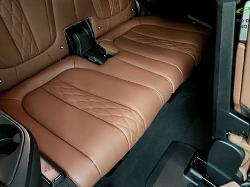 Used 2026 BMW X7 M60i AWD/4WD image 45