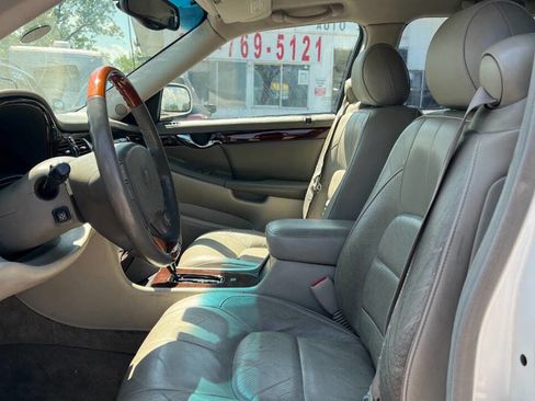 Used 2000 Cadillac De Ville DTS w/ Safety/Security Pkg image 9