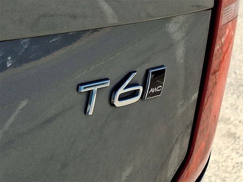 Used 2018 Volvo XC90 T6 Momentum w/ Convenience Package image 31