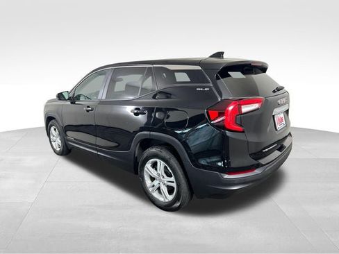 Used 2024 GMC Terrain SLE FWD image 3