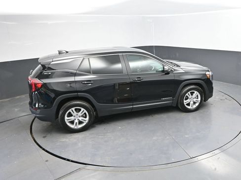 Used 2024 GMC Terrain SLE AWD/4WD image 32