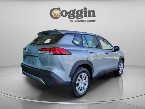 Certified 2025 Toyota Corolla Cross L image 5