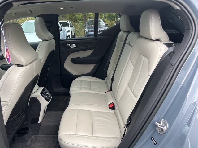 Used 2023 Volvo XC40 B5 Plus w/ Driver Assist Package AWD/4WD image 17