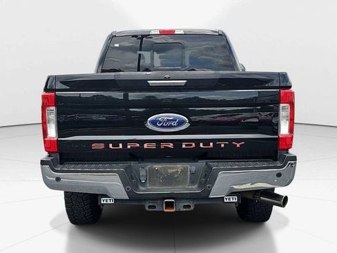 Used 2019 Ford F250 XLT w/ XLT Premium Package AWD/4WD image 4