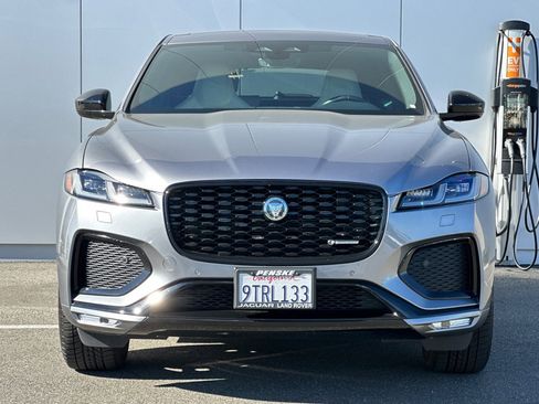 Used 2025 Jaguar F-PACE R-Dynamic S image 8