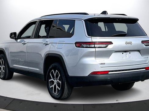 Certified 2024 Jeep Grand Cherokee L Limited w/ Luxury Tech Group II image 7