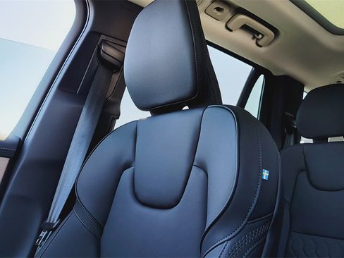 New 2026 Volvo XC90 B6 Plus w/ Protection Package Premier image 22