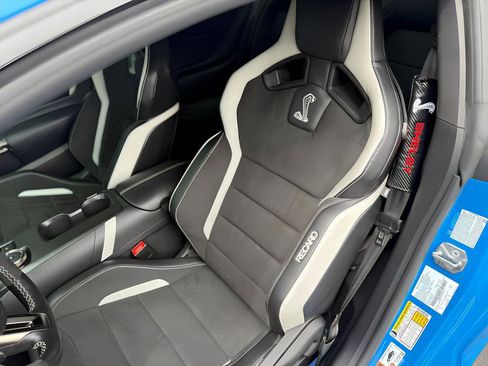 Used 2022 Ford Mustang Shelby GT500 w/ Technology Package image 16