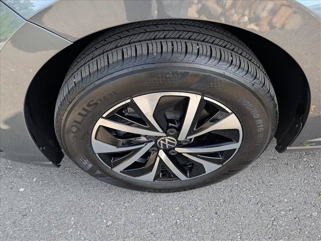 Used 2025 Volkswagen Jetta S FWD image 9