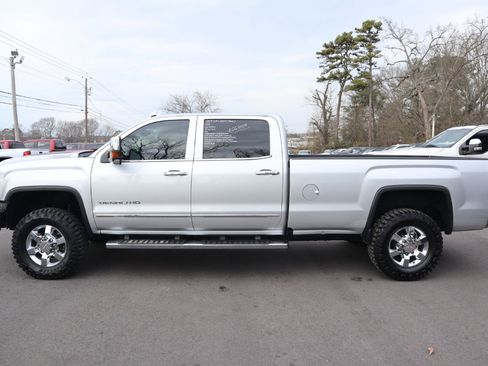 Used 2018 GMC Sierra 3500 Denali w/ Duramax Plus Package image 6
