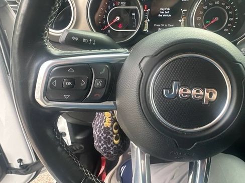 Used 2021 Jeep Wrangler Unlimited Rubicon AWD/4WD image 22