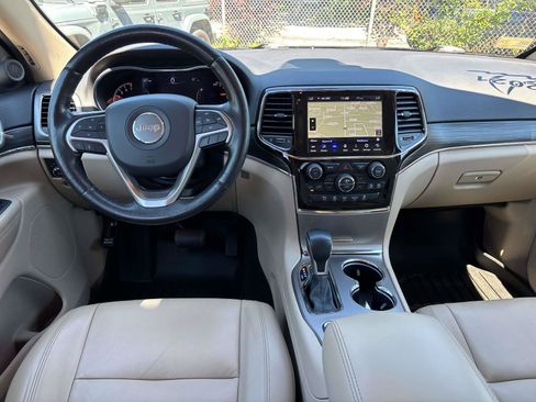 Certified 2021 Jeep Grand Cherokee Limited AWD/4WD image 12