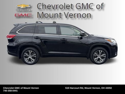 Used 2017 Toyota Highlander LE image 9