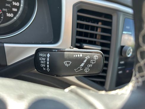 Used 2021 Volkswagen Atlas SE image 23