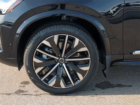 New 2026 Volvo XC90 B6 Plus w/ Protection Package Premier image 13