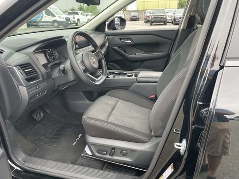 Used 2024 Nissan Rogue SV AWD/4WD image 17