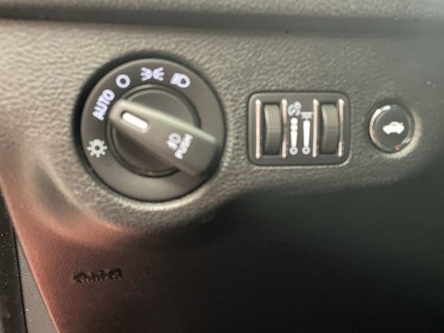 Used 2018 Dodge Charger GT w/ Navigation & Travel Group image 12