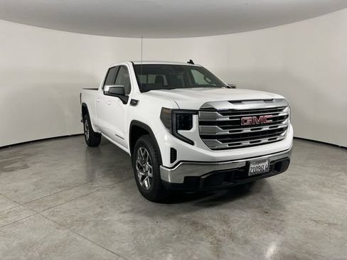 Used 2026 GMC Sierra 1500 SLE w/ Preferred Package RWD image 2