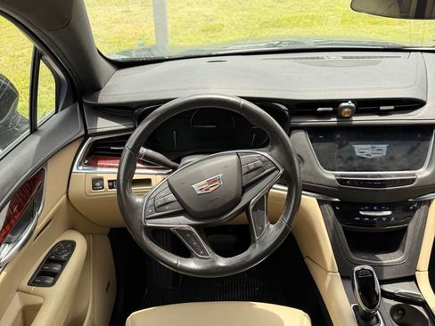 Used 2019 Cadillac XT5 Luxury AWD/4WD image 8
