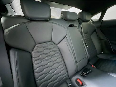 Used 2024 Audi e-tron GT Premium Plus image 27