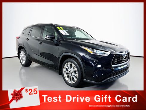 Used 2023 Toyota Highlander Limited image 1