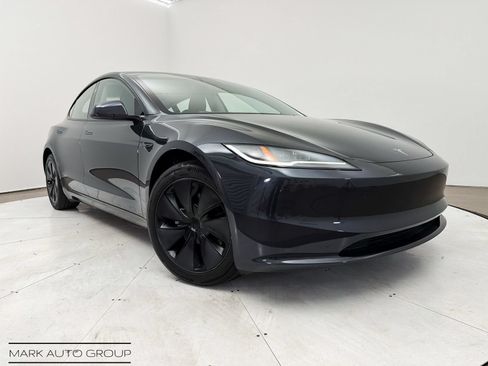 Used 2024 Tesla Model 3 Standard Range RWD image 1