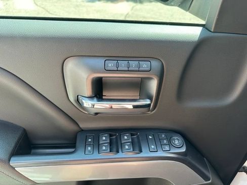 Used 2018 Chevrolet Silverado 1500 LTZ Z71 w/ LTZ Plus Package AWD/4WD image 18