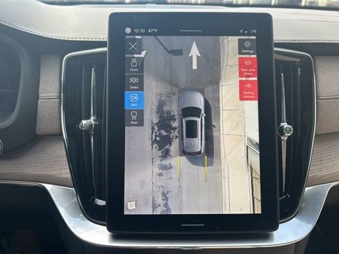 Used 2025 Volvo XC90 B6 Plus image 24