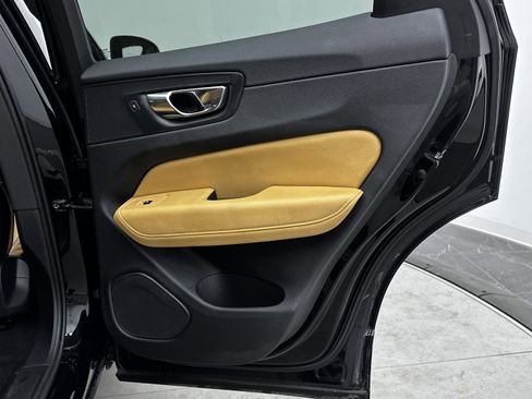 Used 2019 Volvo XC60 T6 Inscription w/ Protection Package Premier image 37