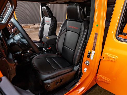 Used 2025 Jeep Wrangler Unlimited Rubicon AWD/4WD image 30