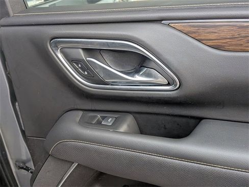 Used 2021 Chevrolet Suburban Premier w/ Premium Package image 36