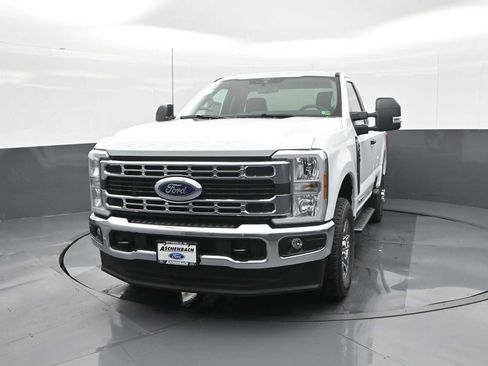 New 2025 Ford F250 XLT image 4