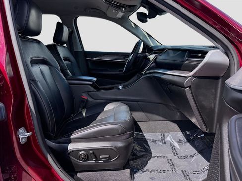 Used 2023 Jeep Grand Cherokee Limited image 32