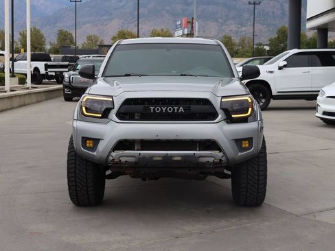 Used 2015 Toyota Tacoma 4x4 Double Cab w/ TRD Off-Road Package image 9