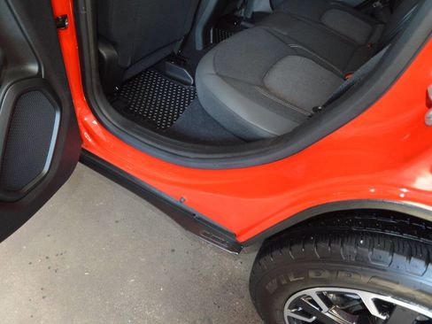 Used 2023 Jeep Renegade Latitude AWD/4WD image 23