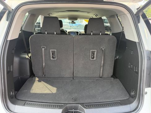 Used 2022 GMC Acadia SLE w/ Driver Convenience Package FWD image 6