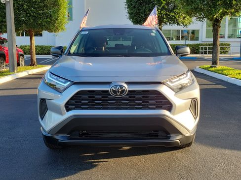 Used 2024 Toyota RAV4 LE FWD image 4