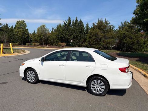 Used 2013 Toyota Corolla LE FWD image 3