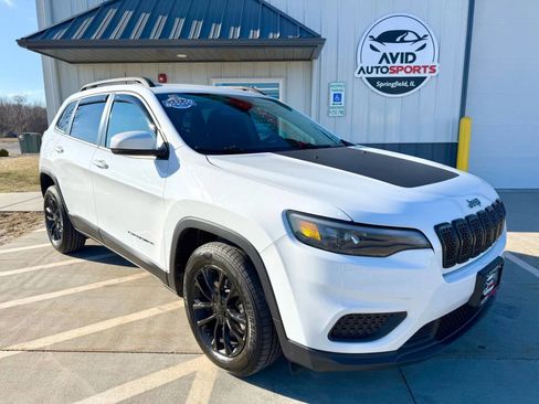 Used 2021 Jeep Cherokee Latitude image 2