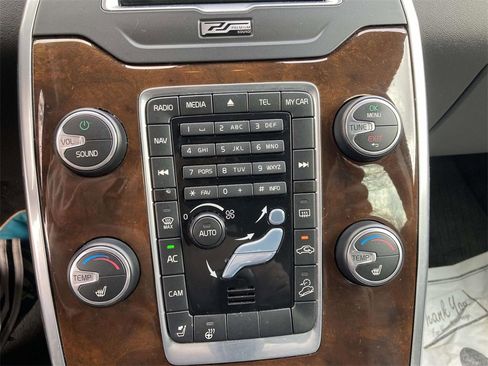 Used 2015 Volvo XC70 3.2 Platinum image 16