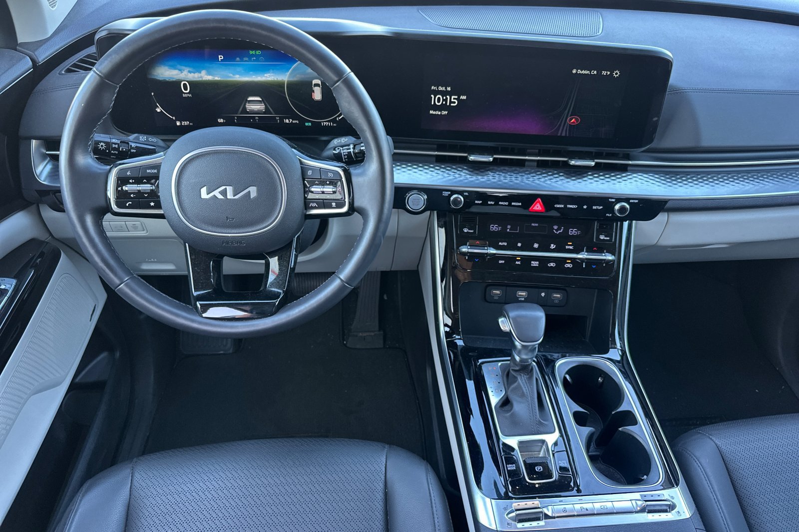 Used 2024 Kia Carnival SX Prestige FWD image 16