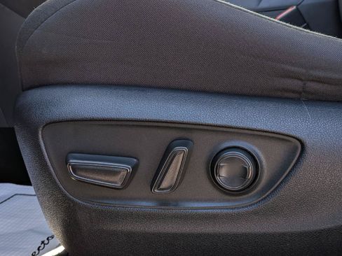 Used 2022 Toyota RAV4 XLE w/ Carpet Mat Package (TMS) AWD/4WD image 15